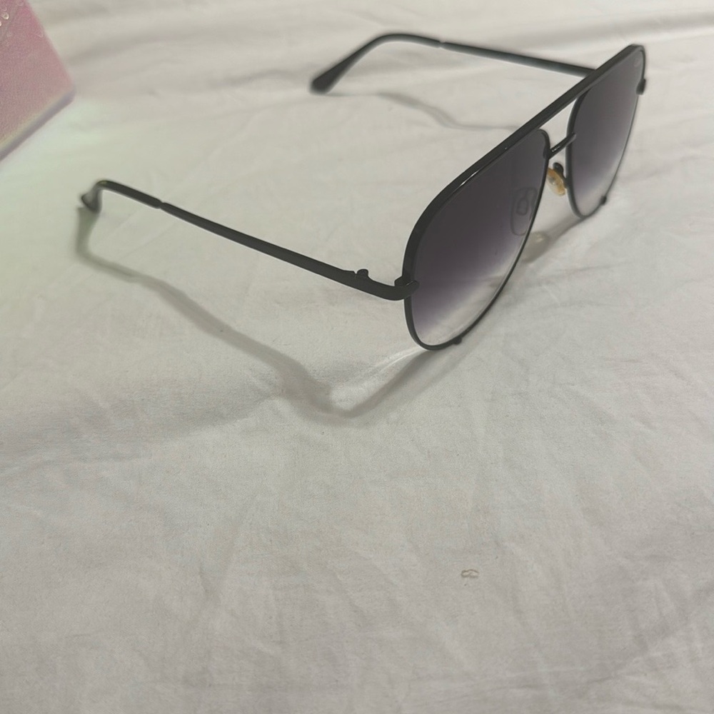 Quay Australia High Key Large Aviator Black Gradient Sunglasses - Picture 4 of 7